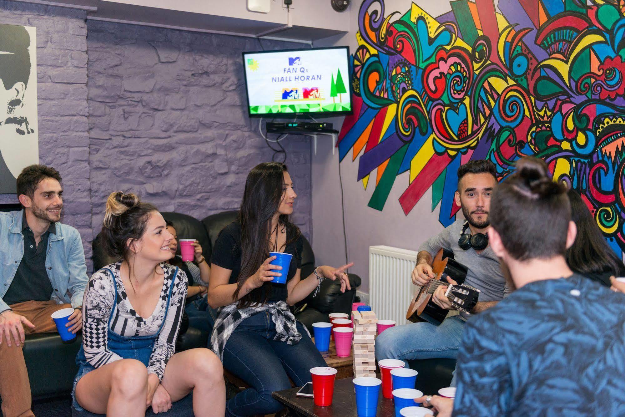 The Times Hostel - Camden Place Dublin Exterior photo